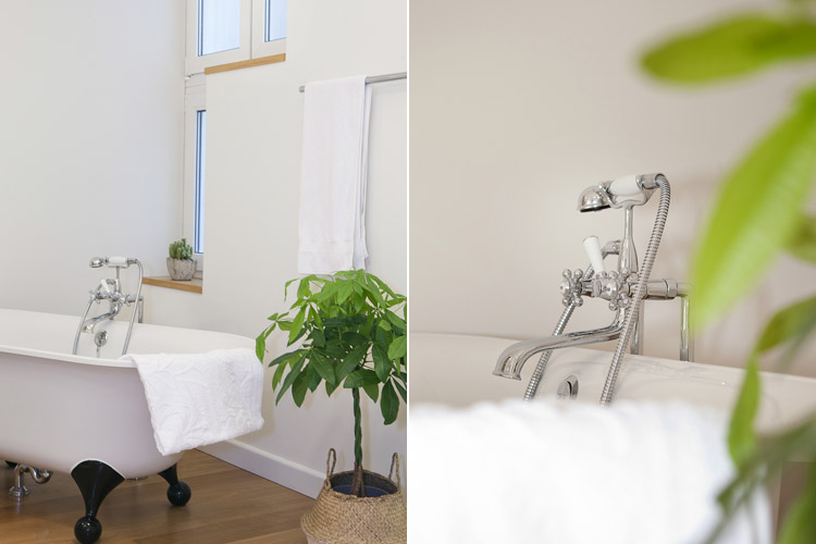 Badmodernisierung mit freistehender Badewanne und Standarmatur und Holzfensterbank Düsseldorf-Zooviertel