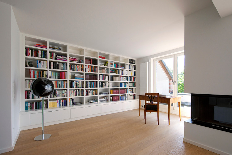 HausModernisierung Bibliothek Arbeitszimmer mit Design-Einbaumöbel in Düsseldorf-Lohausen